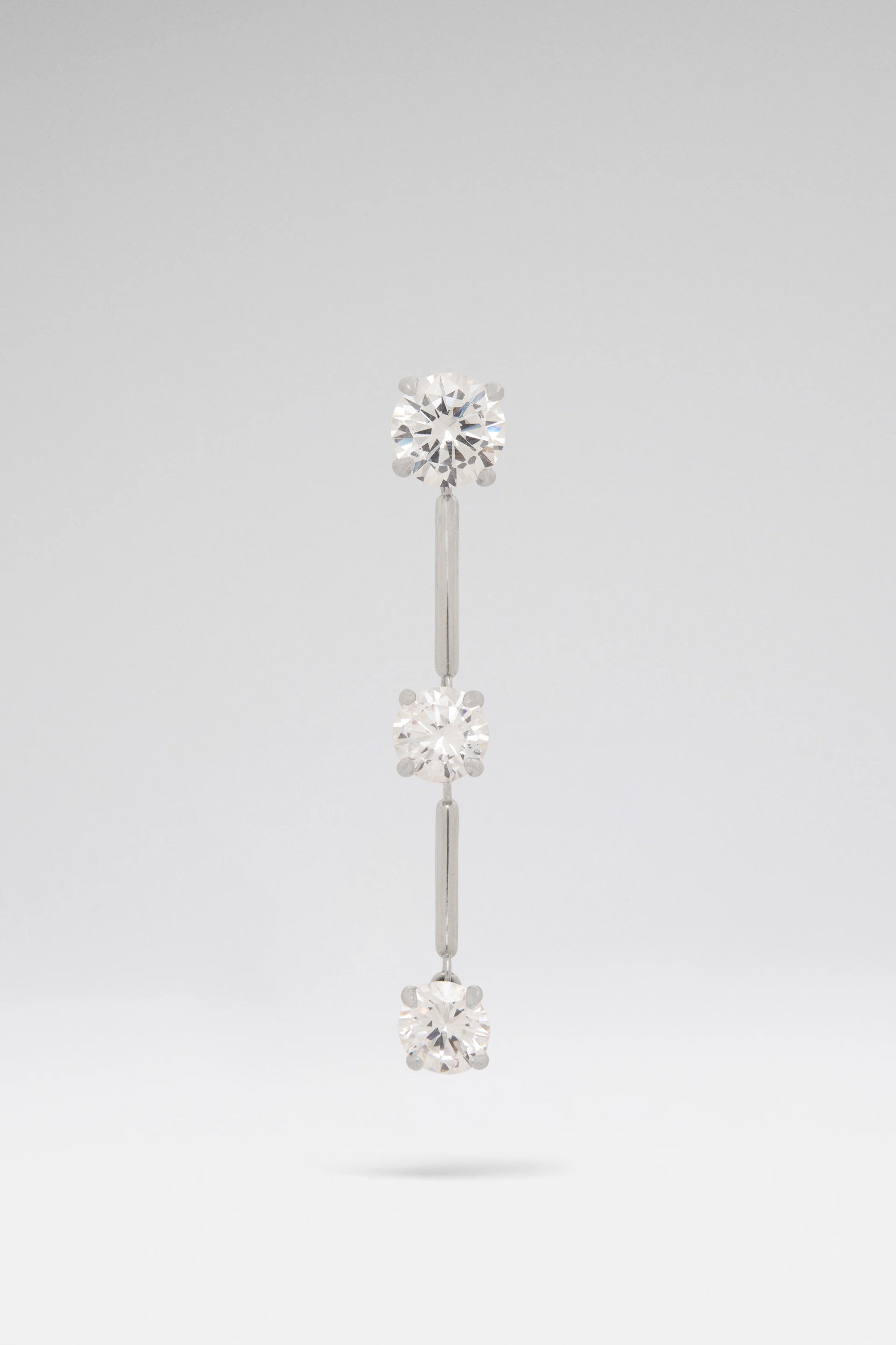 ピアス AMINA MUADDI Earring (RIHHOOPBIG WHICRYSIL) Multi Ring Hoop Big White Crystals with Shiny Silver Base