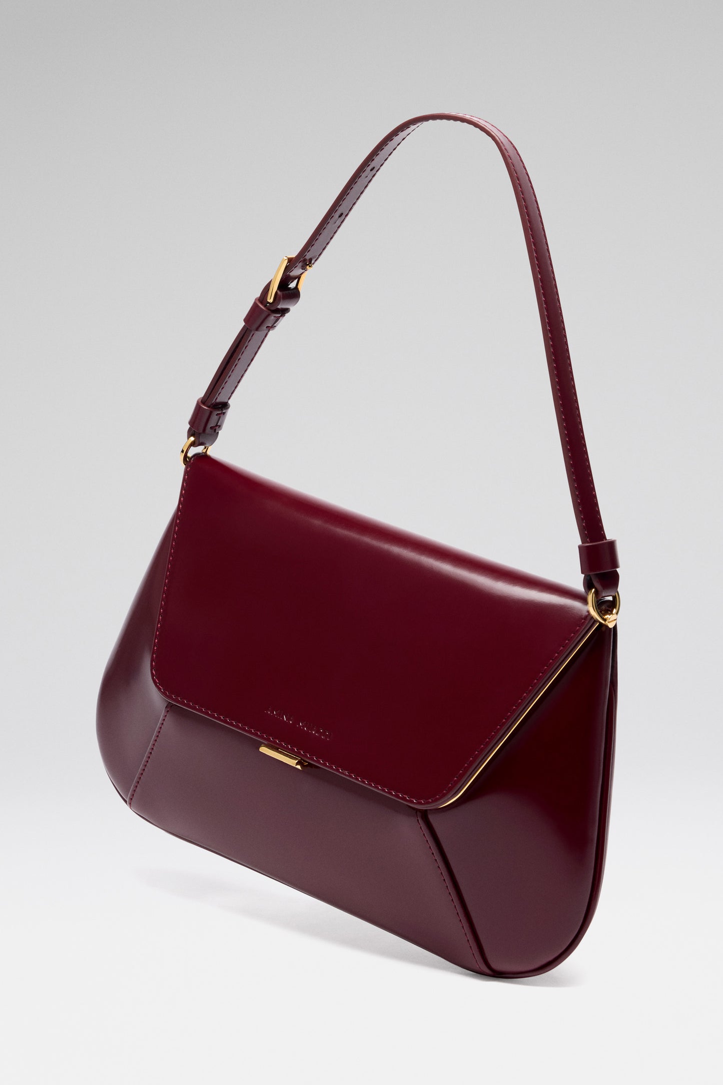 Ami Shoulder Bag Wine Spazzolato And Gold Hardware