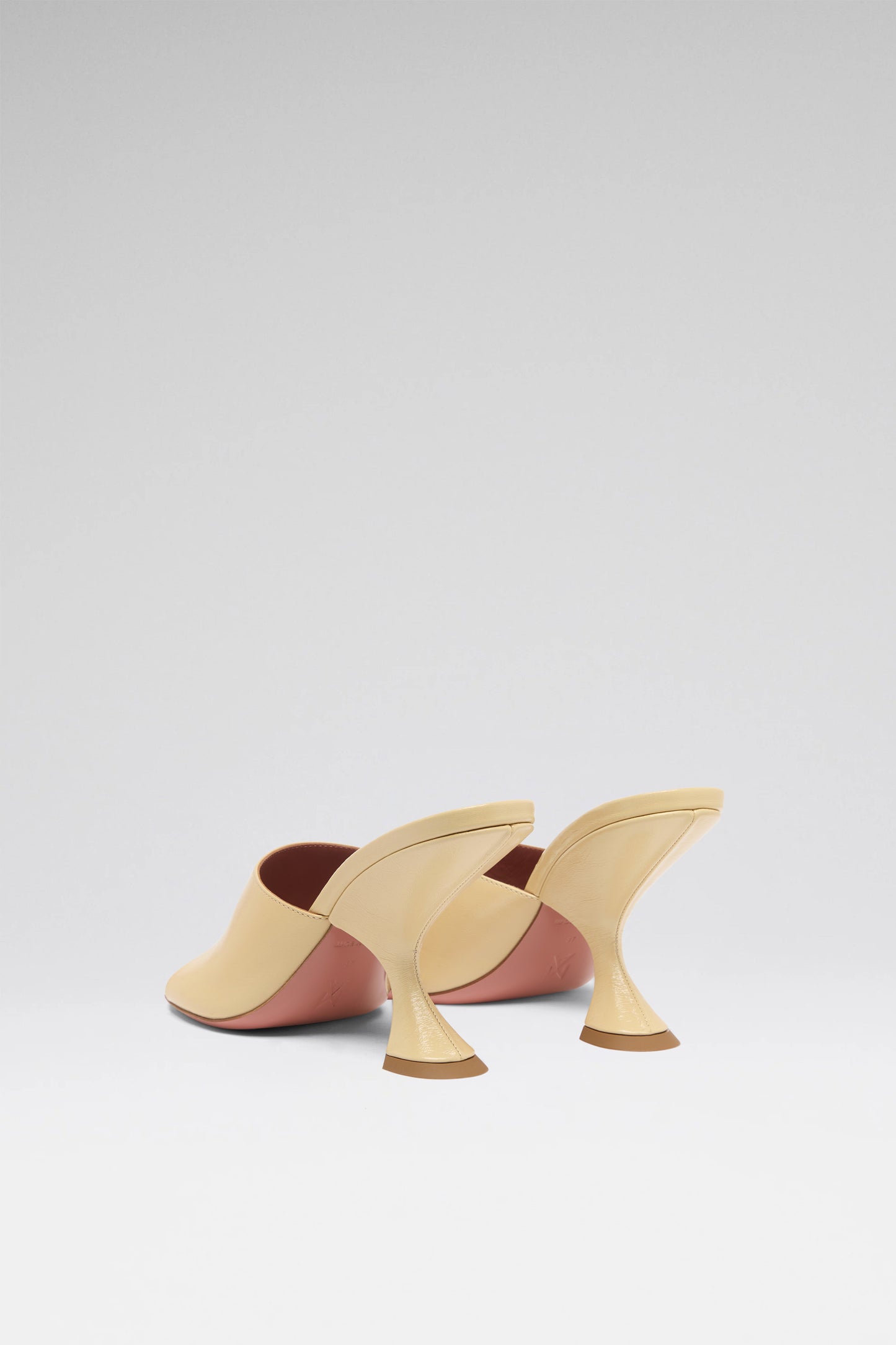 Taylor Slipper 90 Sand Crackle Nappa