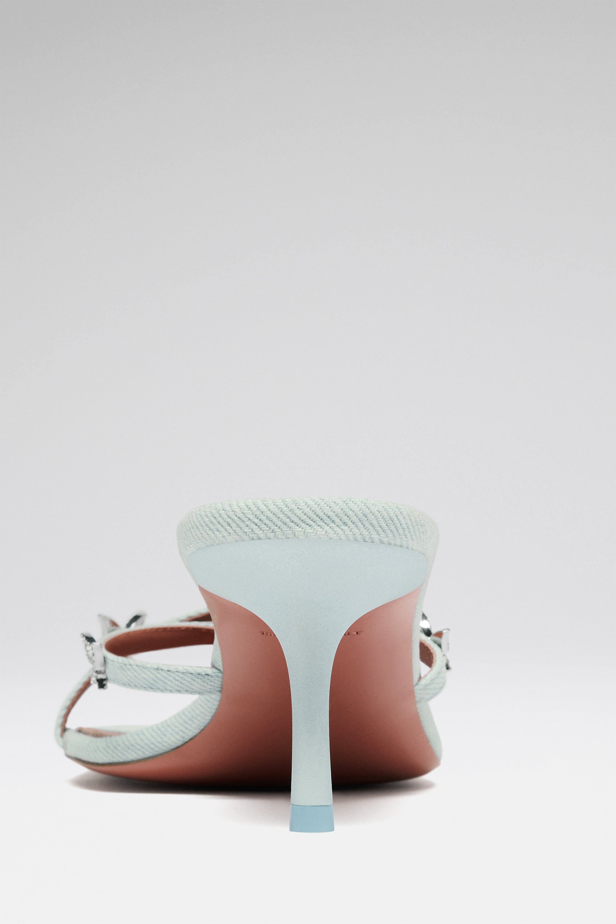 【関税込み】Amina Muaddi ブルー Debora 60 ヒールサンダル Blue Debora 60 Heeled Sandals by Amina Muaddi on Sale