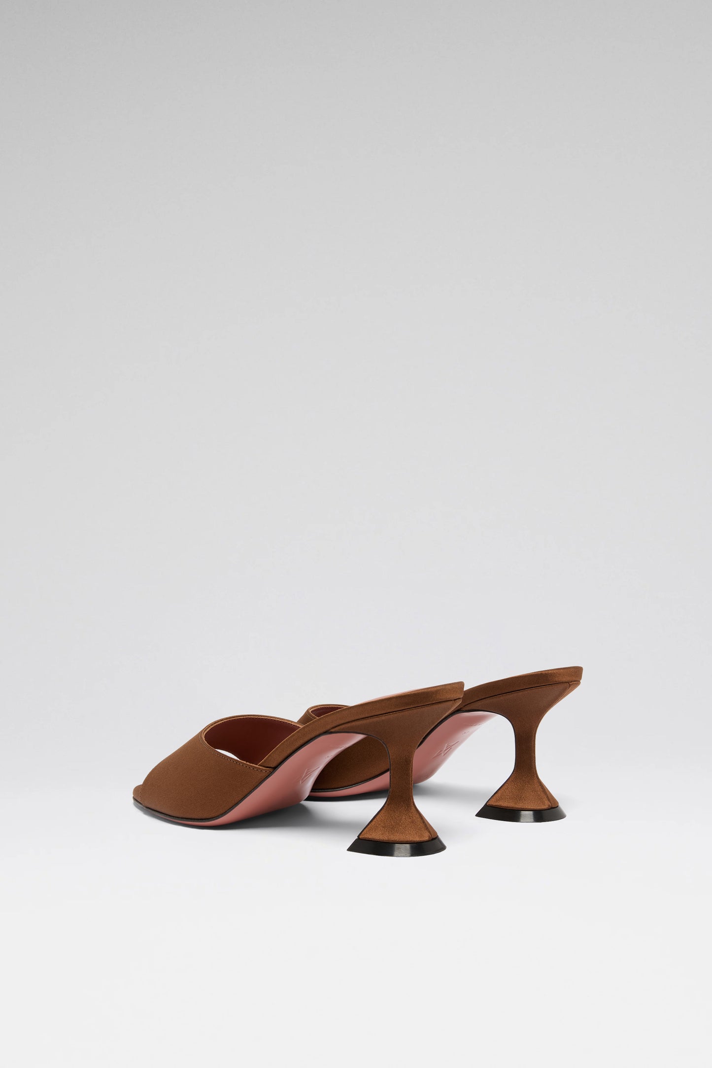 Lupita 70 luxury slippers front details