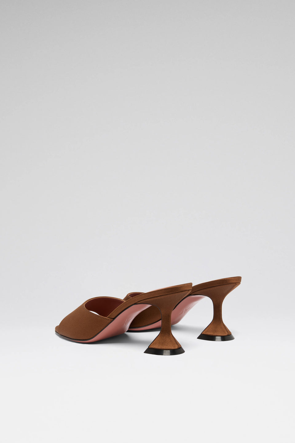 Lupita 70 luxury slippers front details