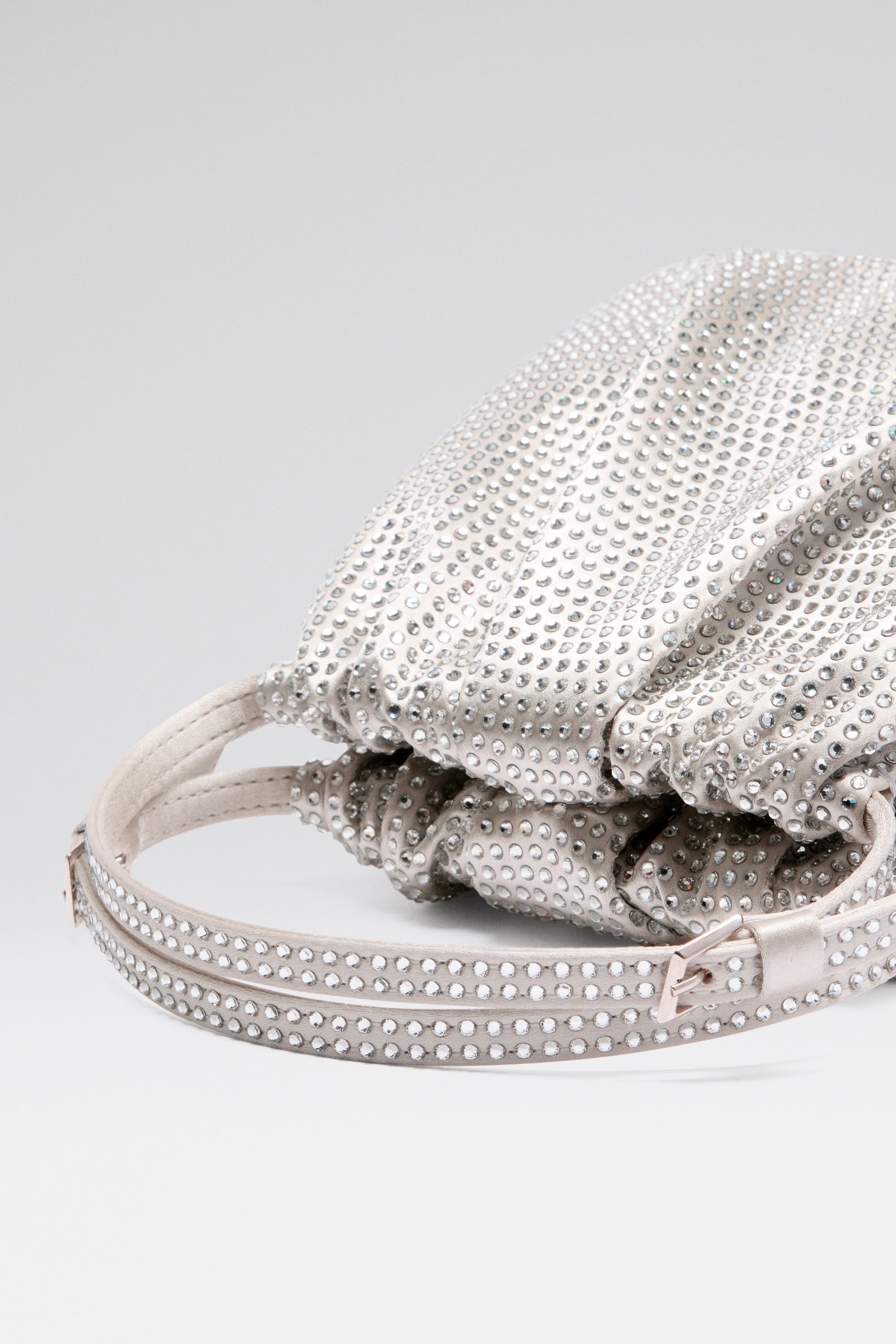 アミナ モアディ ヴィットリア クリスタル ハンドバッグ Vittoria Crystal Bag Butter Satin And White Crystals