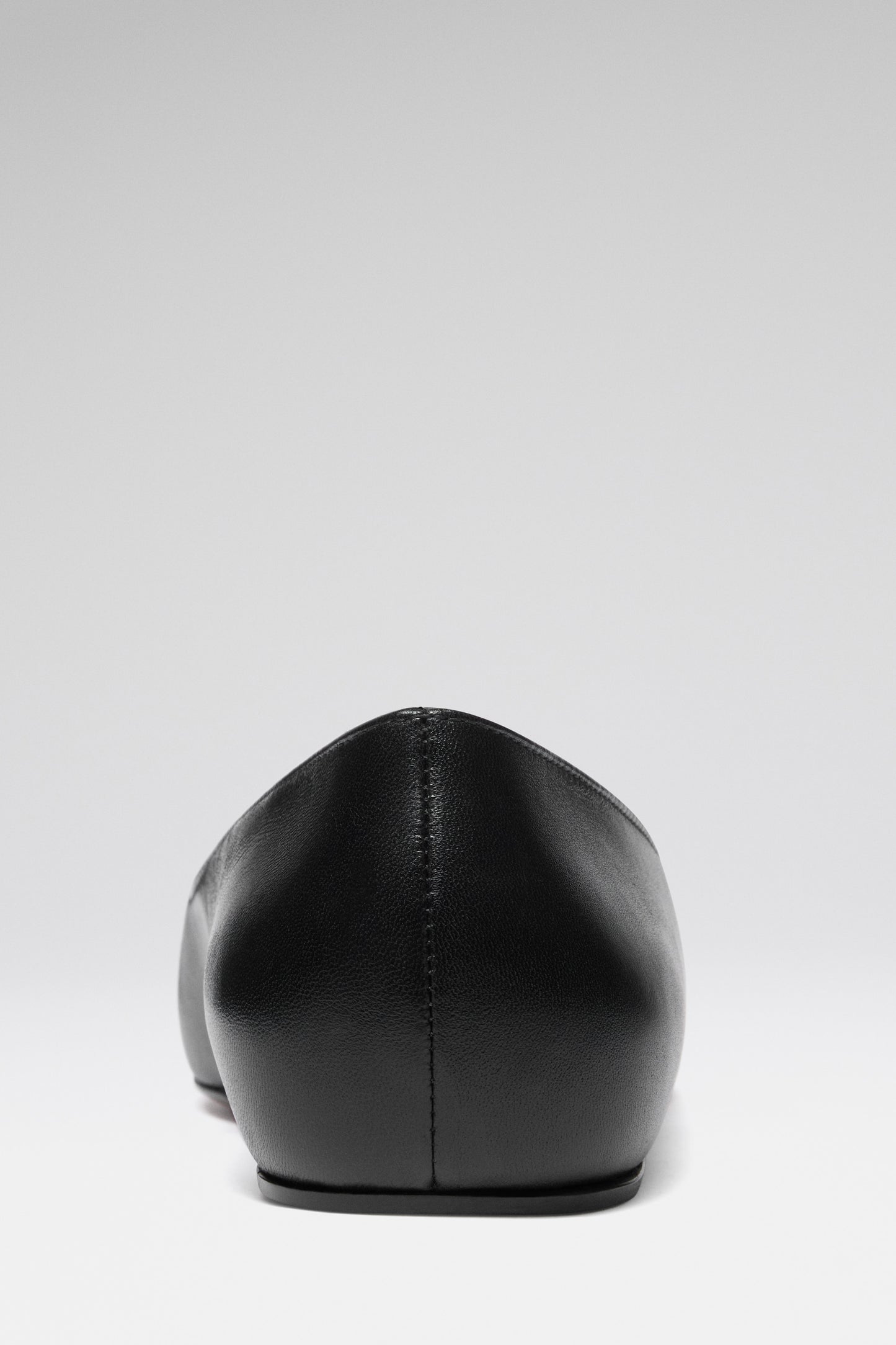 Camelia Flat Black Nappa And White Buckle