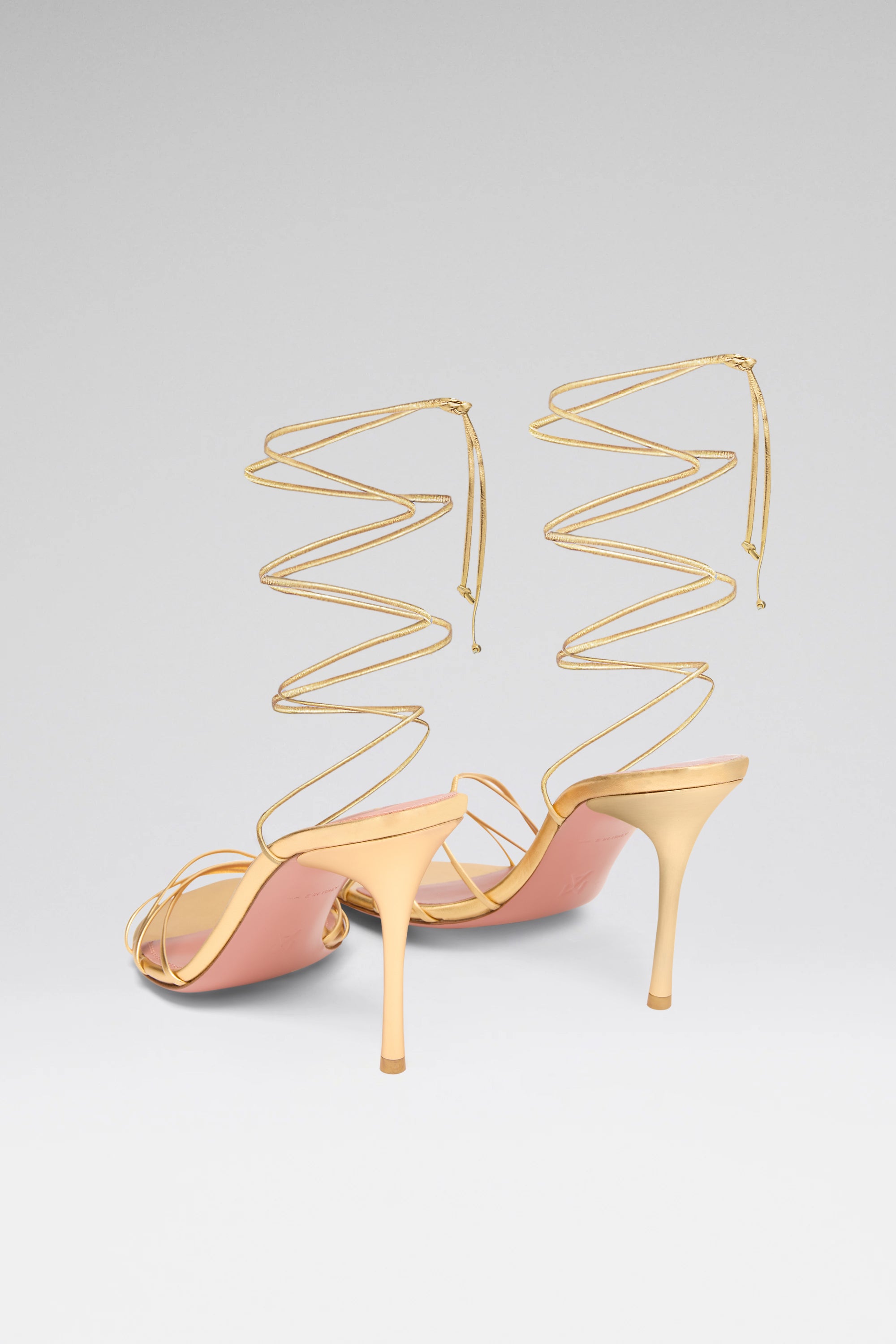 美品　YELLO　 NANED LACE UPMULES Gold Liquid Metal Leather Mules | ANISE 95 | Winter 2021