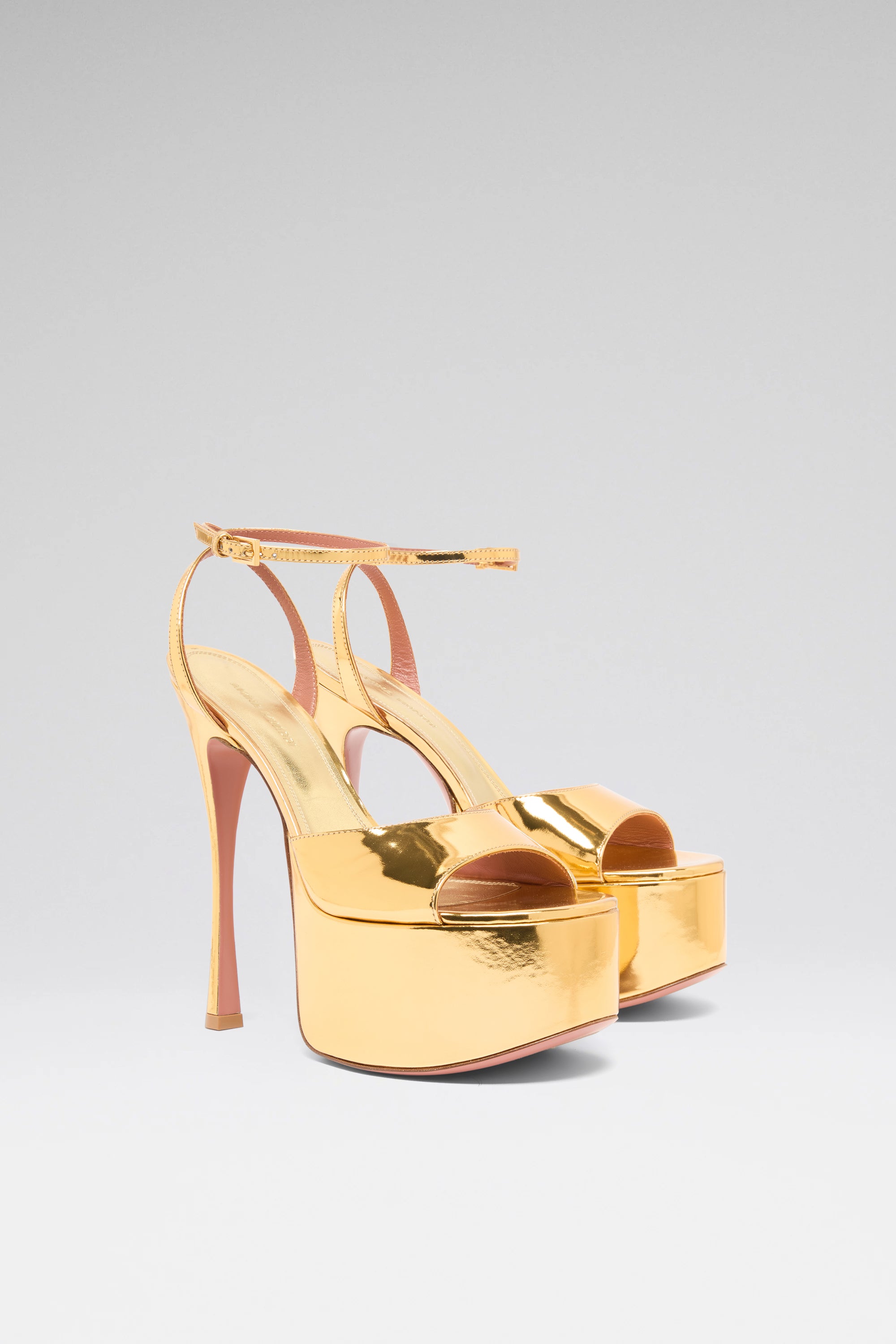 7月末まで限定値下げアパルトモン MOHI GOLD BUCKLE SANDAL Aya Sandal 155 Gold Mirror And Gold Buckle