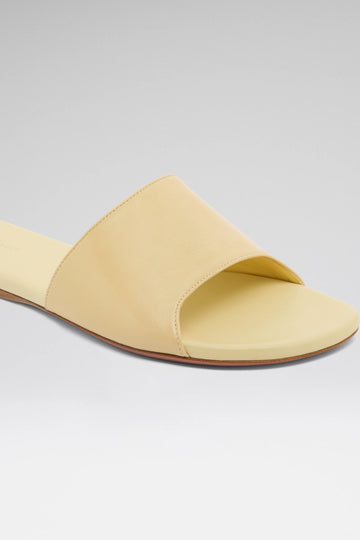 Bianca Flat Slipper Sand Crackle Patent