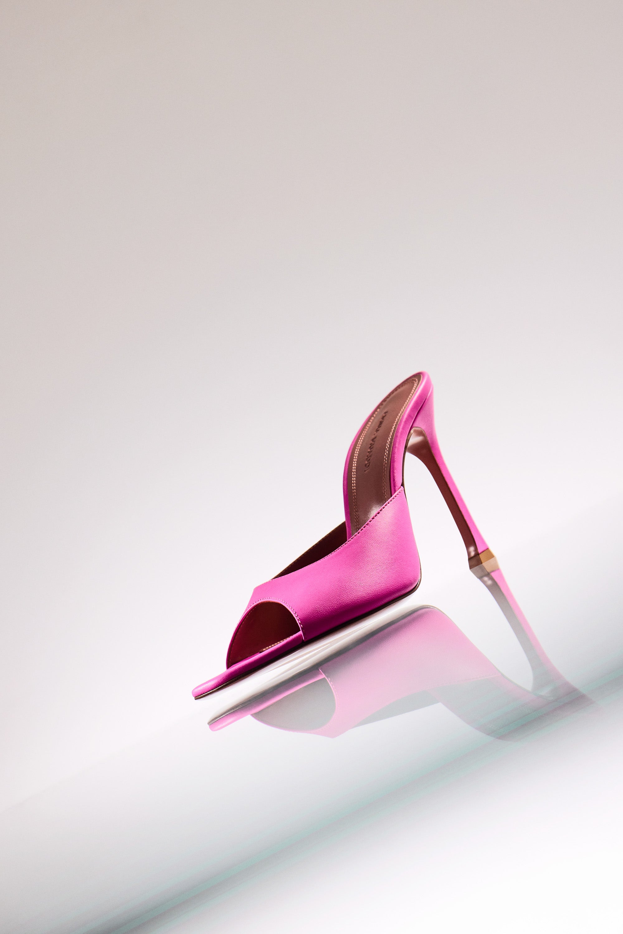 S9S332818ALE_ALEXA_SLIPPER_90_